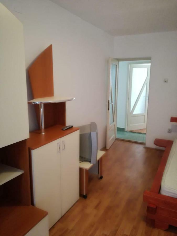 Simona Apartment Topliţa Екстериор снимка
